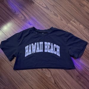 cute grey/white cropped t shirt